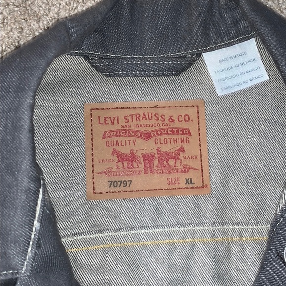 Levi’s Jean jacket - Picture 2 of 7